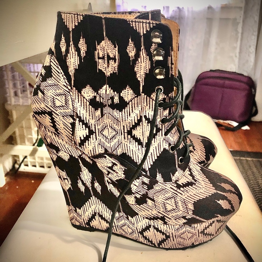 Wedge booties
